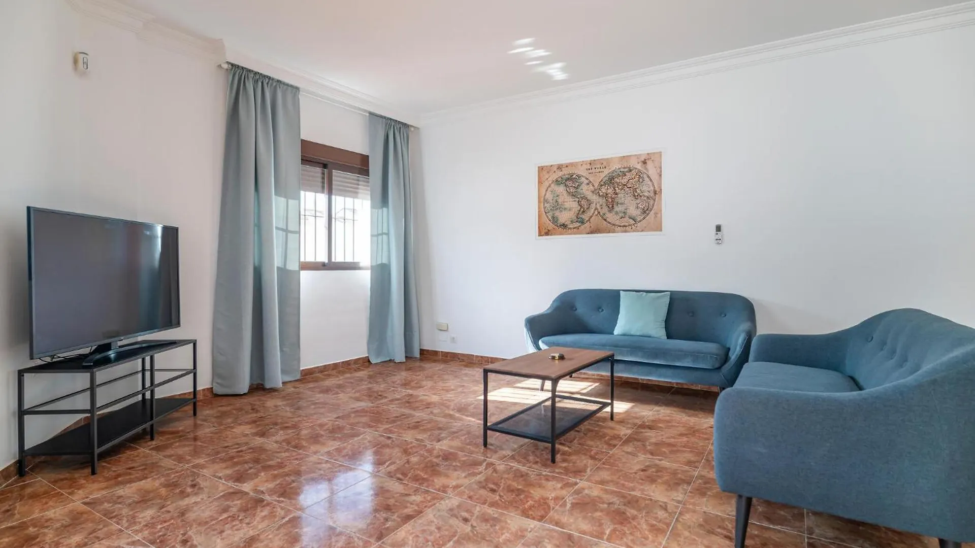 Vakantiehuis Lovely Home In Benalmadena With Kitchen